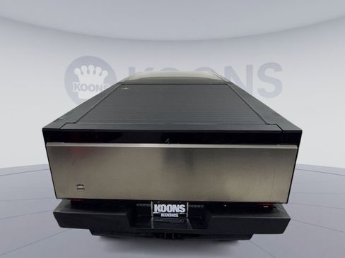 Used 2024 Tesla Cybertruck AWD Crew Cab image 25