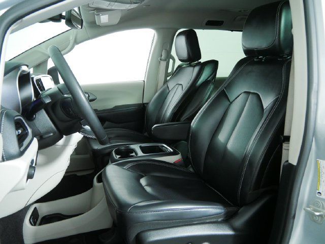Certified 2023 Chrysler Pacifica Touring-L w/ Uconnect Theater Family Group AWD/4WD image 21