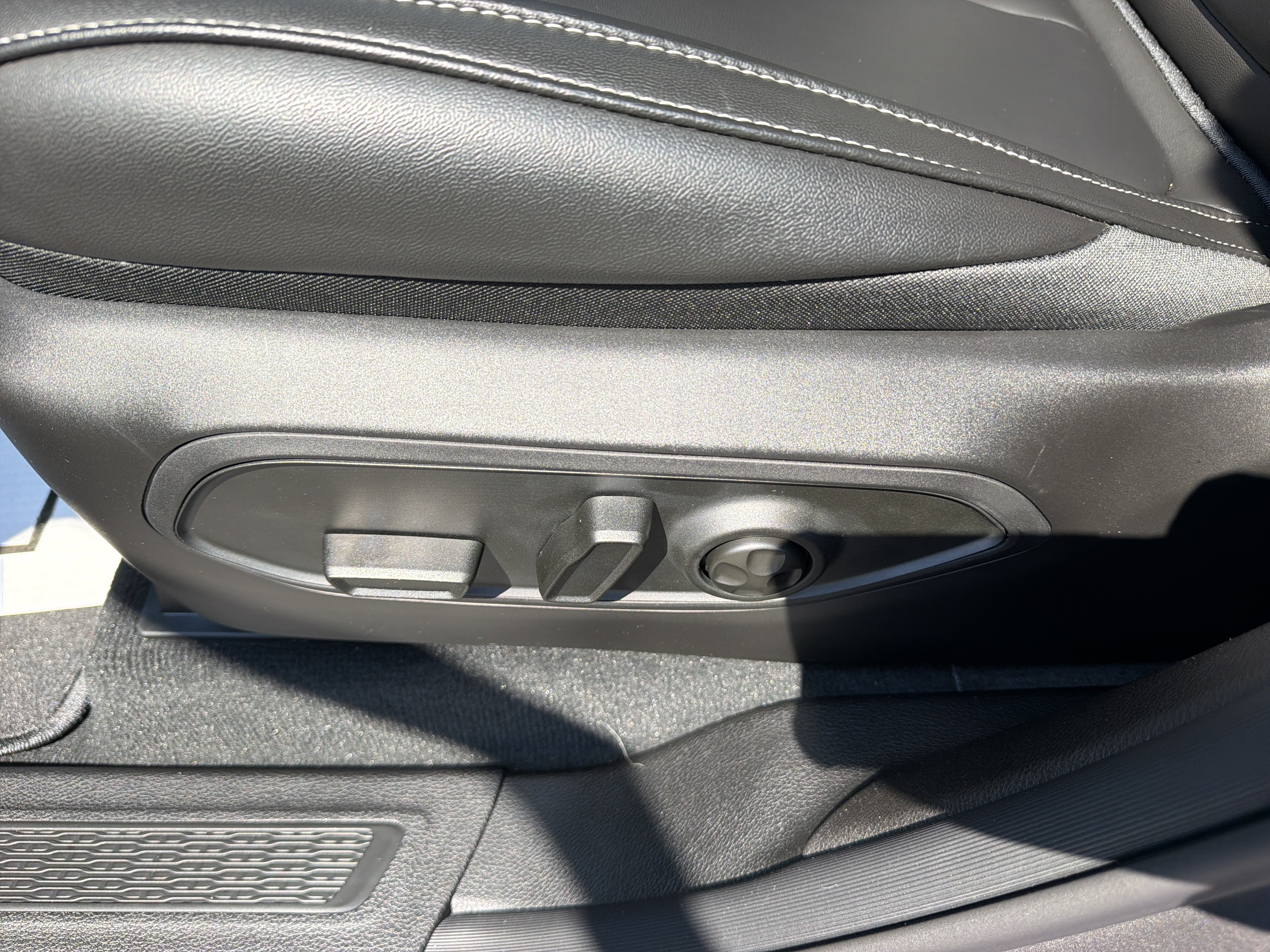New 2026 Jeep Grand Cherokee Limited AWD/4WD image 17