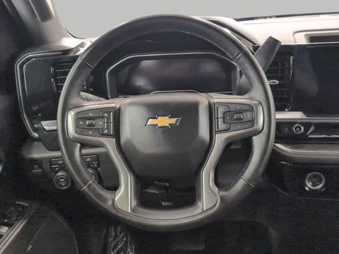 Used 2024 Chevrolet Silverado 1500 LT AWD/4WD image 5