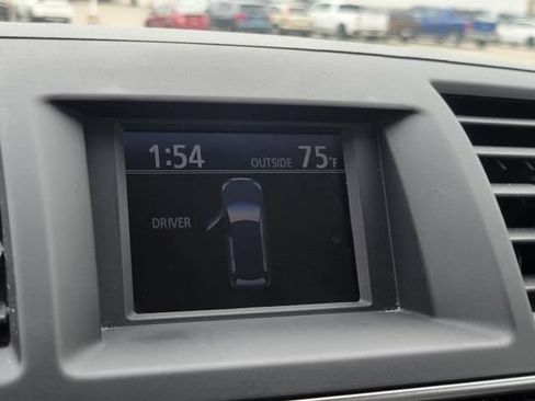 Used 2013 Toyota Highlander FWD w/ Cold Weather Pkg image 25