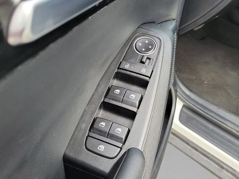 Used 2025 Kia Seltos S FWD image 13