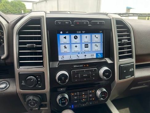 Used 2018 Ford F150 King Ranch w/ Equipment Group 601A Luxury AWD/4WD image 28