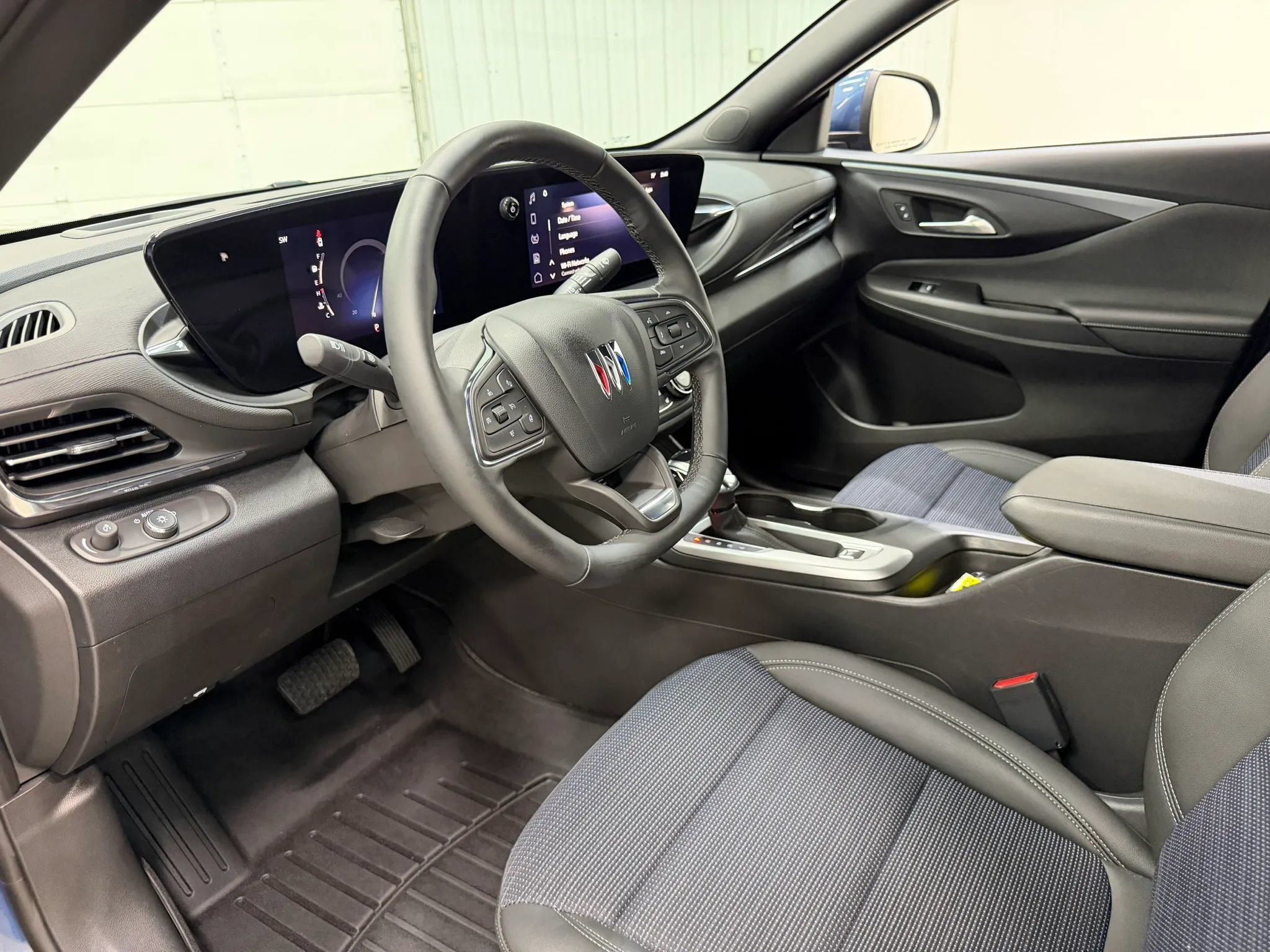 Used 2025 Buick Envista Preferred w/ Convenience I Package FWD image 12