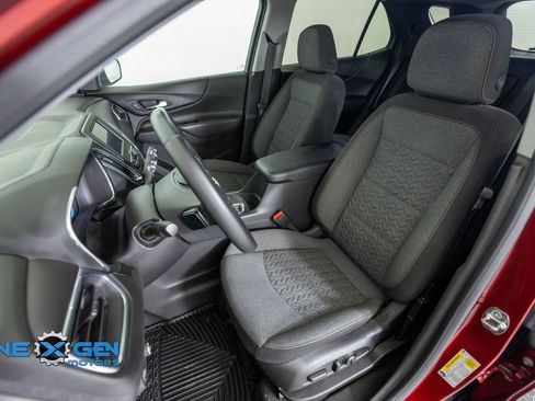 Used 2024 Chevrolet Equinox LT FWD image 23