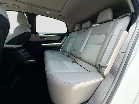Used 2024 Nissan Ariya FWD image 21
