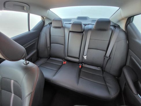 Used 2024 Nissan Altima 2.5 SR image 12