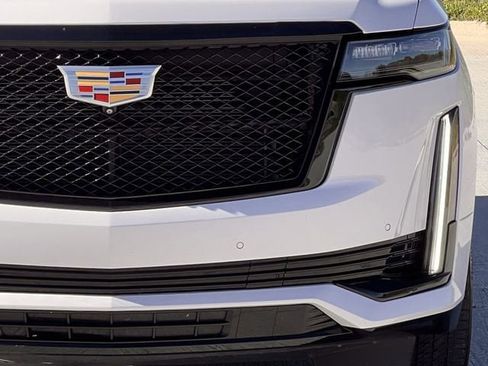 Certified 2021 Cadillac Escalade Sport image 11