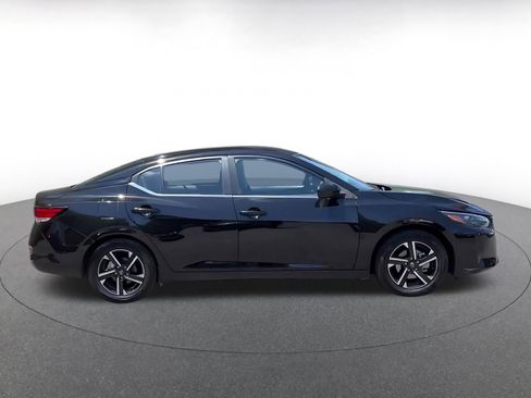 Used 2025 Nissan Sentra SV FWD image 17