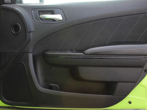 Used 2023 Dodge Charger SXT w/ Blacktop Package image 10