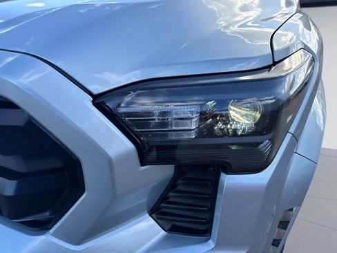 Used 2025 Toyota Tacoma SR image 10