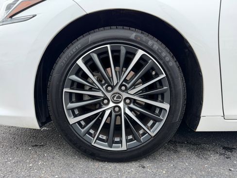 Used 2022 Lexus ES 350 w/ Premium Package image 28