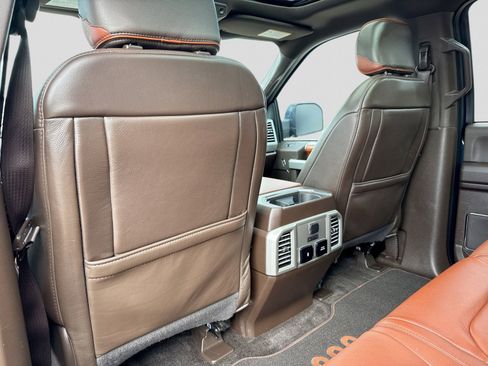 Used 2018 Ford F150 King Ranch w/ Equipment Group 601A Luxury AWD/4WD image 23