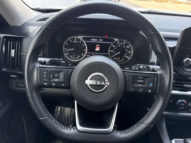Used 2022 Nissan Pathfinder SV FWD image 12