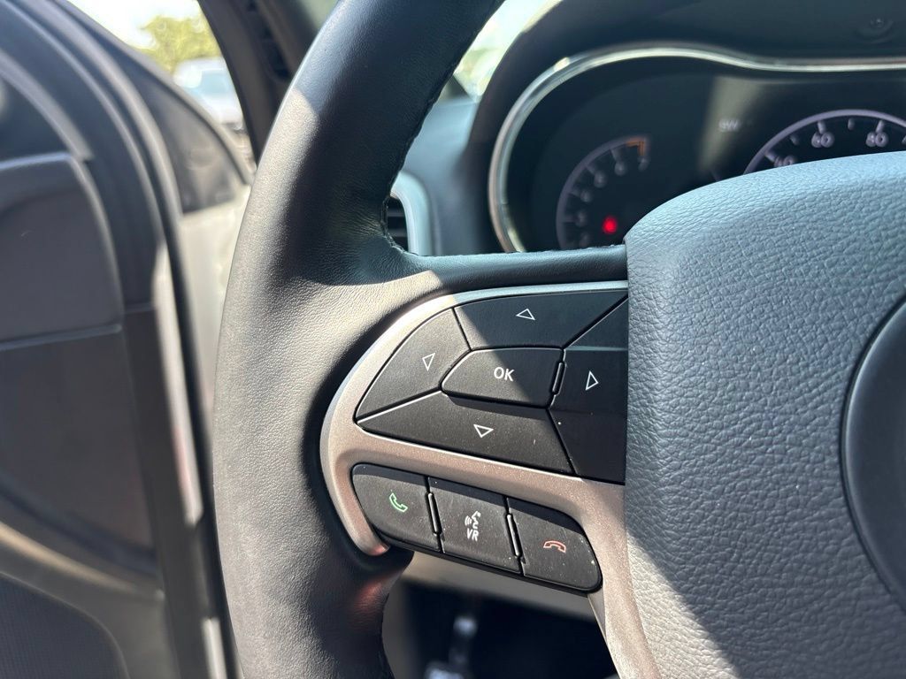 Used 2020 Jeep Grand Cherokee Altitude RWD image 23