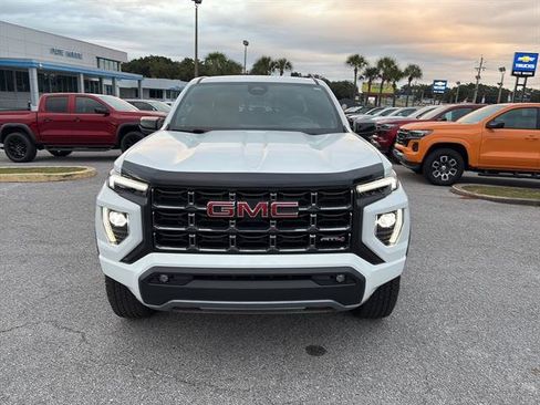 Used 2023 GMC Canyon AT4 image 2