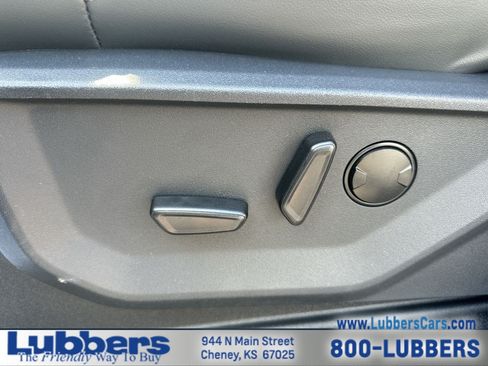 Used 2025 Ford Expedition Active AWD/4WD image 12