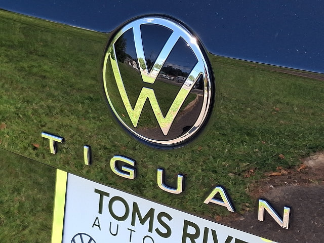Used 2023 Volkswagen Tiguan SE R-Line AWD/4WD image 30