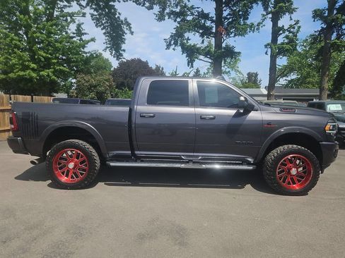Used 2020 RAM 2500 Laramie w/ Night Edition AWD/4WD image 8