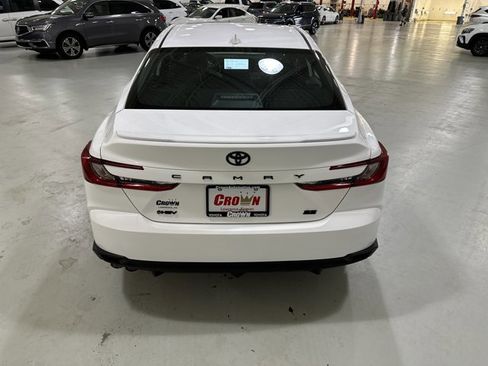 Used 2026 Toyota Camry SE w/ Multimedia Upgrade Package image 8