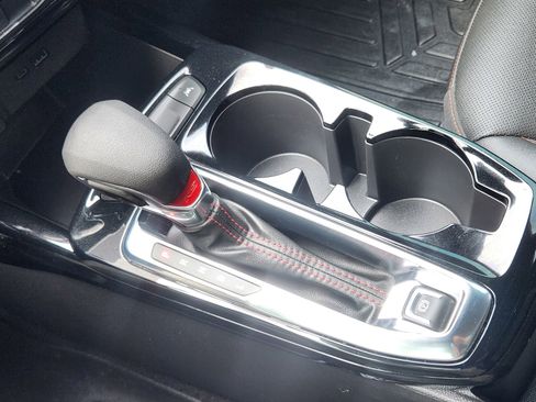 Used 2024 Chevrolet Trax RS FWD image 21