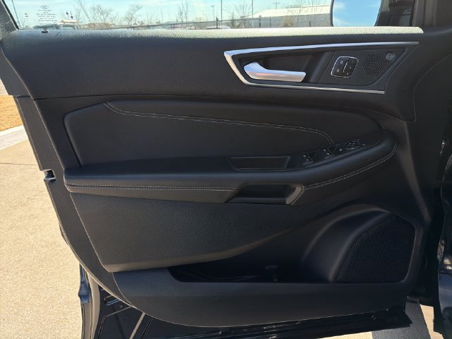 Used 2024 Ford Edge Titanium AWD/4WD image 12