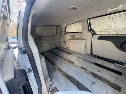 Used 2014 RAM C/V Tradesman FWD image 35