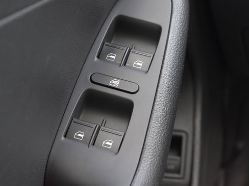 Used 2017 Volkswagen Jetta SE image 16