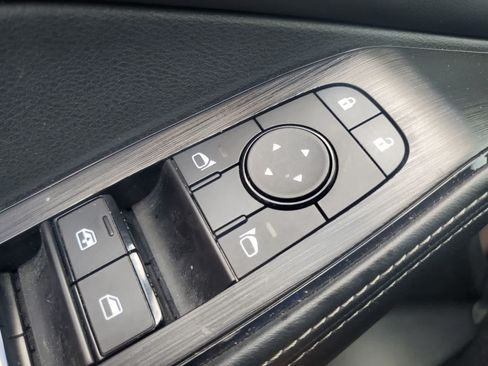 Used 2025 Nissan Rogue SV AWD/4WD image 25