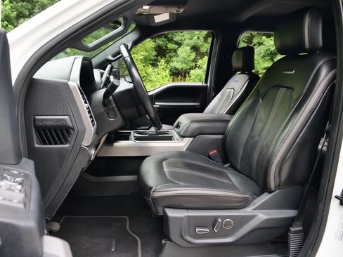 Used 2020 Ford F250 Platinum w/ FX4 Off-Road Package AWD/4WD image 3