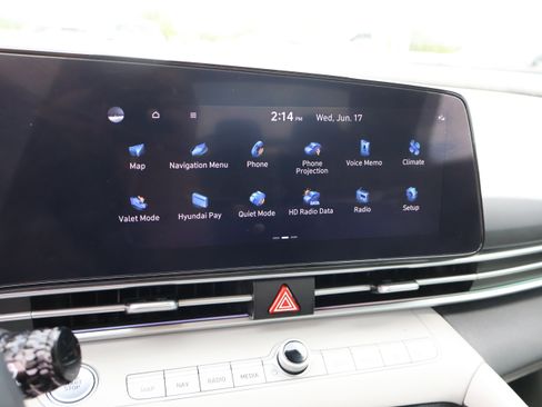 Used 2024 Hyundai Elantra Limited FWD image 30