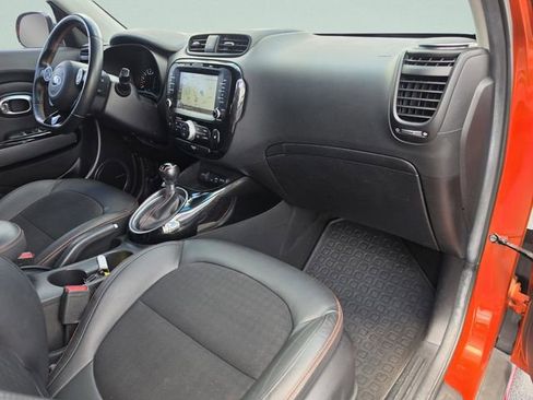 Used 2018 Kia Soul ! w/ Tech Package FWD image 22