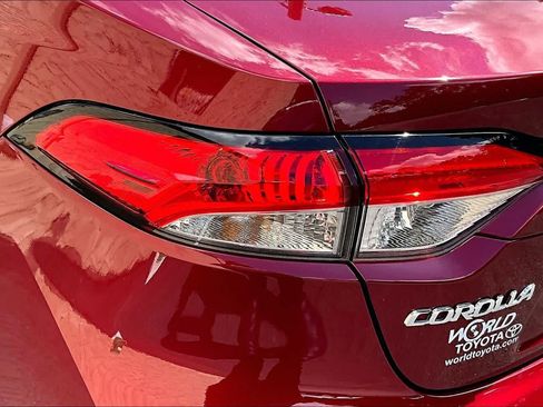 Used 2025 Toyota Corolla LE FWD image 29