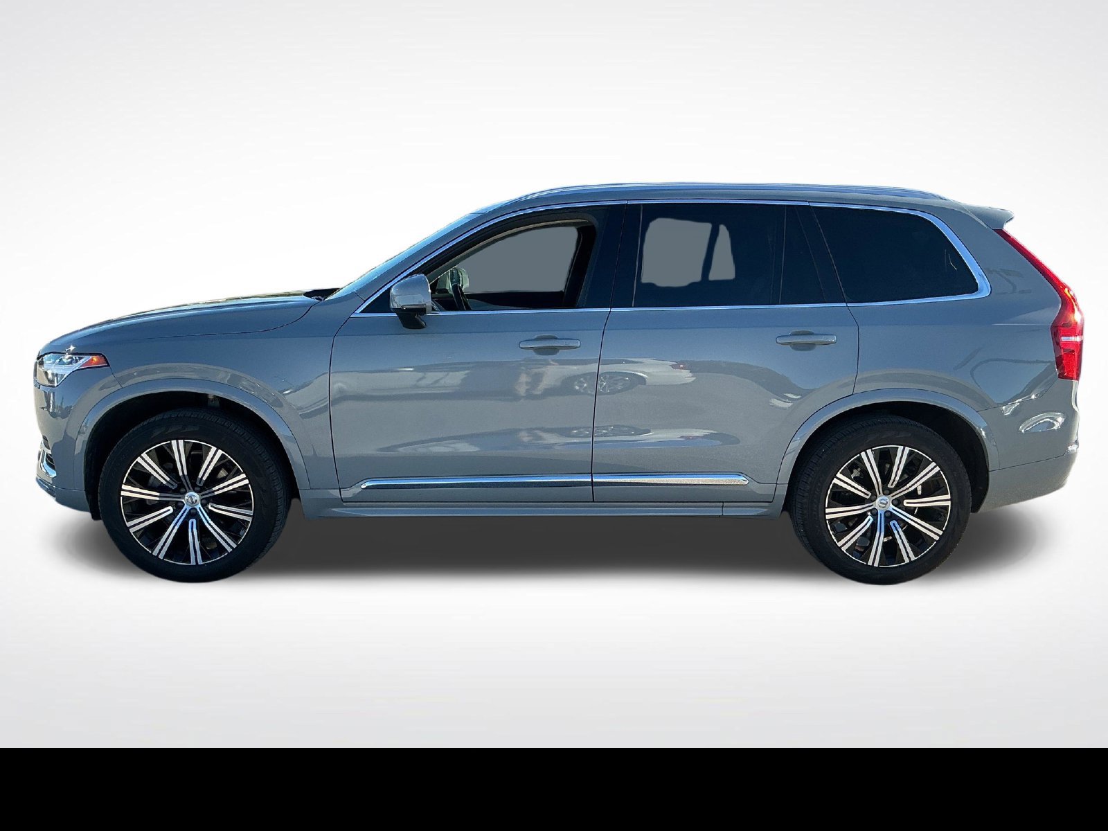 Certified 2025 Volvo XC90 B5 Core AWD/4WD image 2