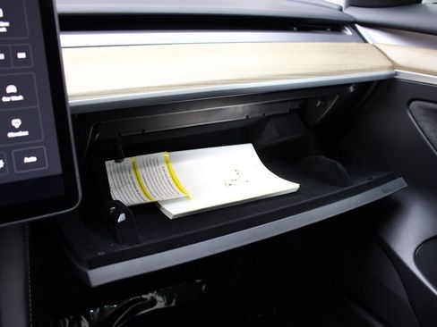 Used 2023 Tesla Model 3 Standard Range RWD image 32