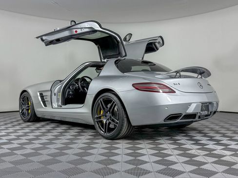 Used 2011 Mercedes-Benz SLS AMG Coupe image 13