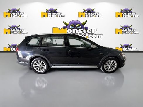Used 2017 Volkswagen Golf Alltrack SE image 4
