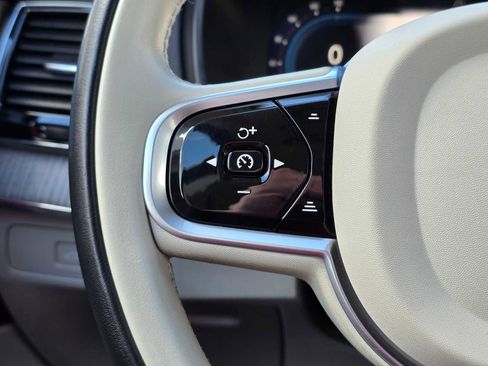 Used 2023 Volvo XC90 T8 Ultimate w/ Lounge Package image 29