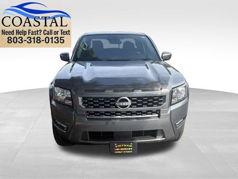 Used 2025 Nissan Frontier SV w/ SV Convenience Package RWD image 2