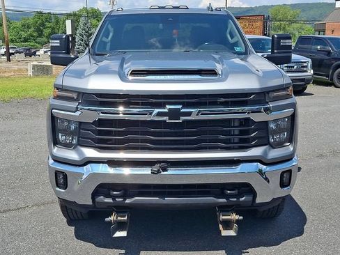 Used 2024 Chevrolet Silverado 2500 LT w/ Convenience Package AWD/4WD image 2