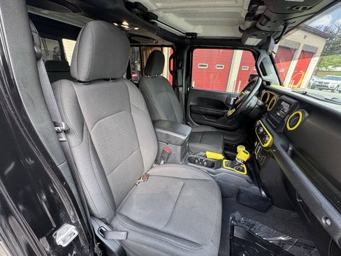Used 2021 Jeep Gladiator Sport AWD/4WD image 30