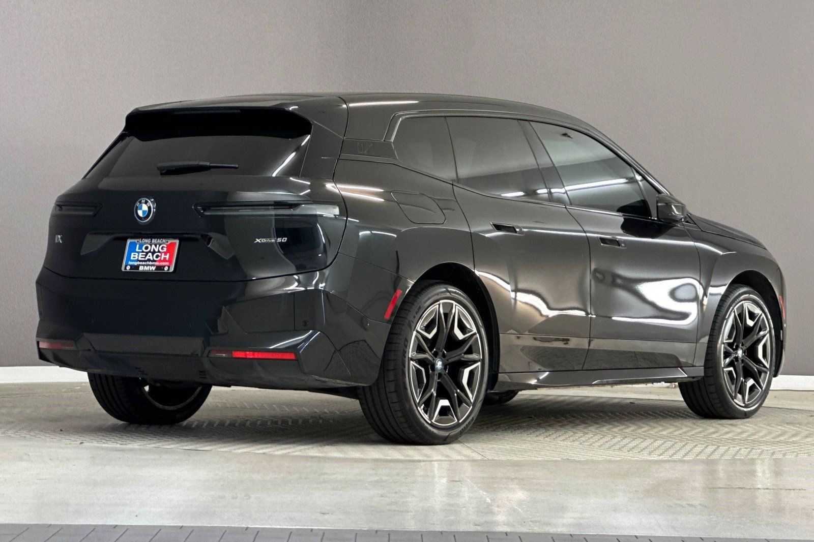 Certified 2024 BMW iX xDrive50 w/ Premium Package AWD/4WD image 9
