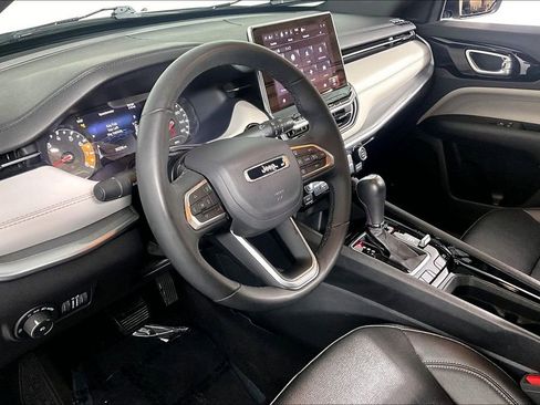 Used 2025 Jeep Compass Limited AWD/4WD image 13