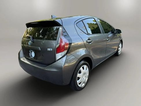 Used 2016 Toyota Prius C One FWD image 5
