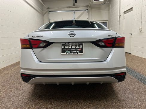 Used 2023 Nissan Altima 2.5 SV image 3