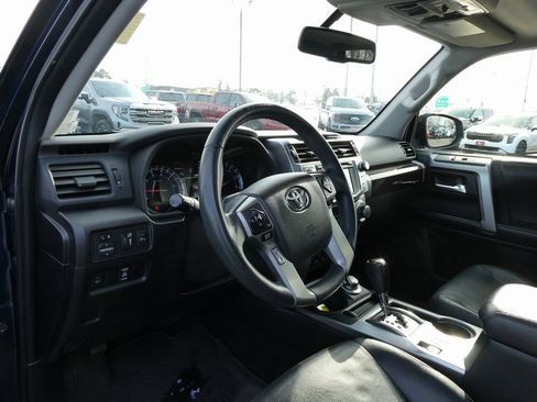 Used 2017 Toyota 4Runner TRD Off-Road Premium image 19