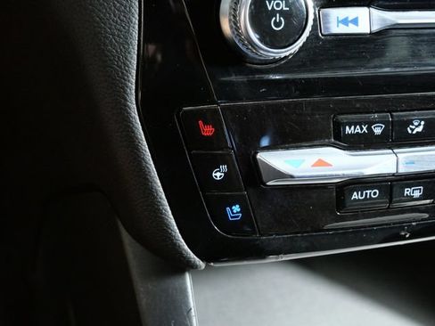 Used 2022 Ford Explorer Limited w/ Equipment Group 301A AWD/4WD image 21