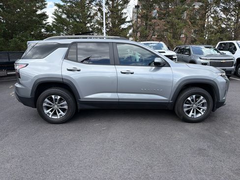 Used 2025 Chevrolet Equinox LT w/ Safety and Technology Package FWD image 11