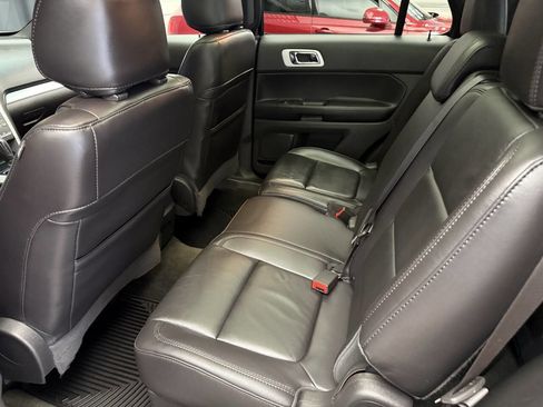 Used 2013 Ford Explorer XLT AWD/4WD image 18