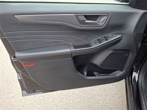 Used 2025 Ford Escape Active image 9